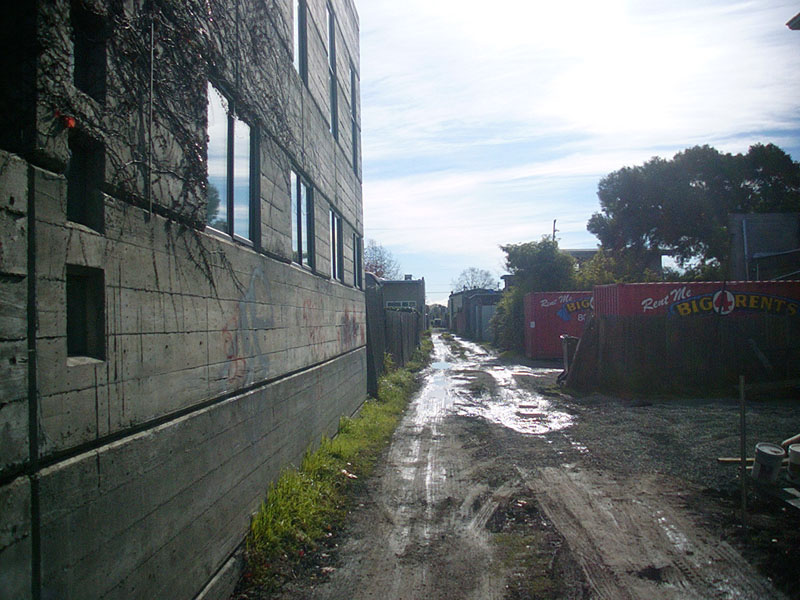 12/10/2001 - Alley, West Berkeley, CA
